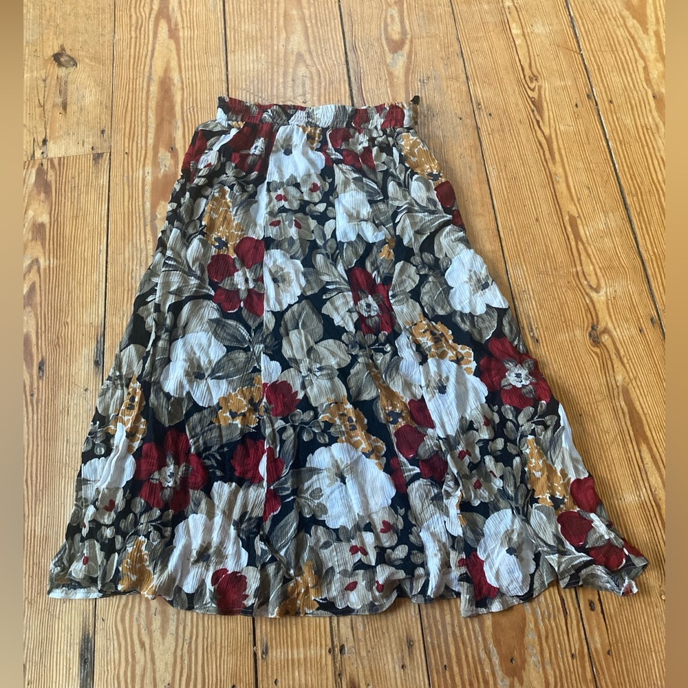 100% Rayon vintage Rafaella midi skirt